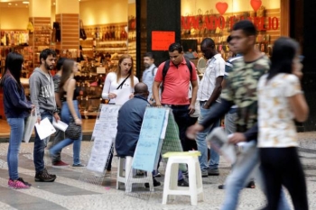 Taxa de desemprego fica estável em janeiro, aponta IBGE