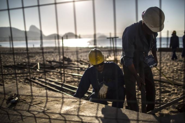 Custo da construção desacelera para 0,69% em julho, puxado por mão de obra