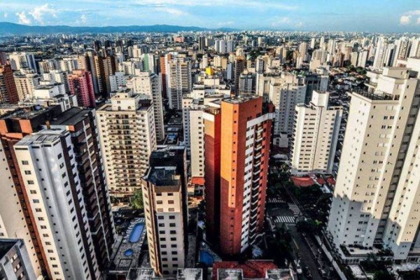 Fundo imobiliário reduz dividendo em quase 50%; HCTR11 engata sequência negativa